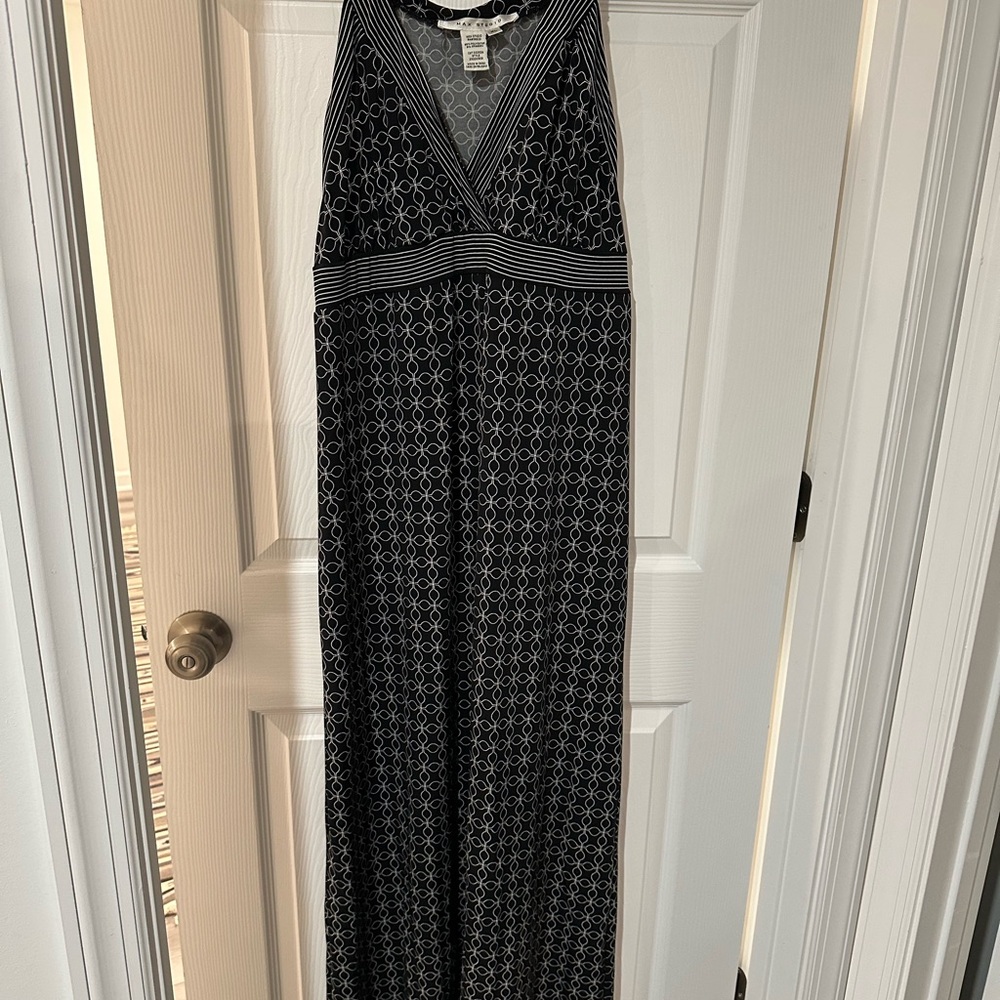 Max Studio Black & White Geometric V-Neck Maxi Dress